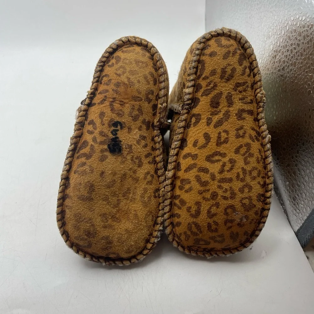 UGG Erin Leopard Print Baby infant Booties size M